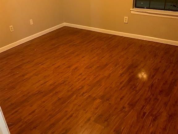 5th image of 4227 Oak Gardens Dr