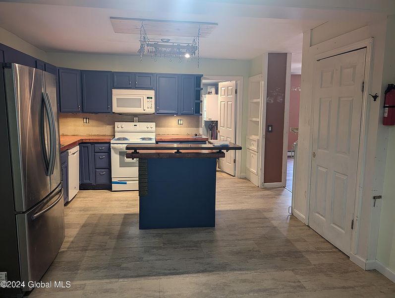 5th image of 16 Spring Street