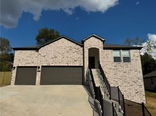 411 Maya St, Prairie Grove, AR 72753