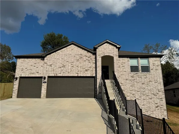 411 Maya St, Prairie Grove, AR 72753