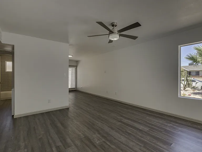 $0 First Month Rent! Remodeled 2 Bed Casita w/ Private Patio, W/D & Pool — Photo 7