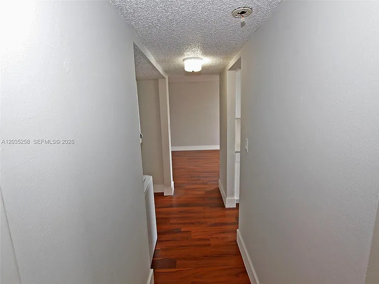 9411 SW 4th St #308 — Photo 8