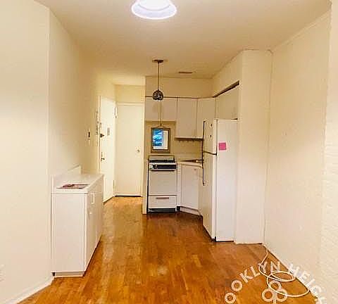 3rd image of 197 Kane St APT 4