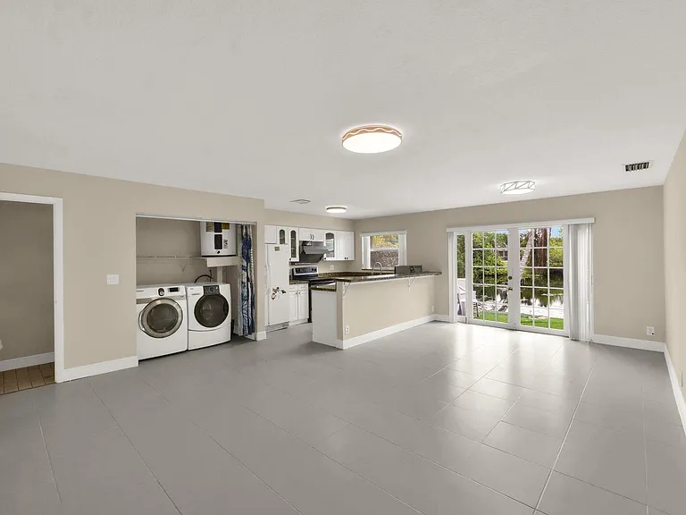 4295 Coral Springs Dr #3C — Photo 2