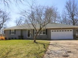 7806 Pawnee Dr, Prairie Village, KS 66208