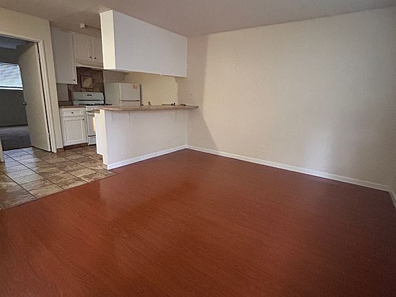 4th image of 518 N Church St APT 1