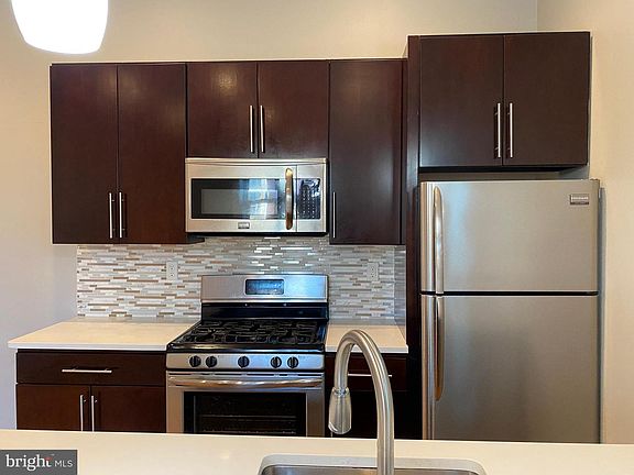 2nd image of 655-59 N 16th St #1