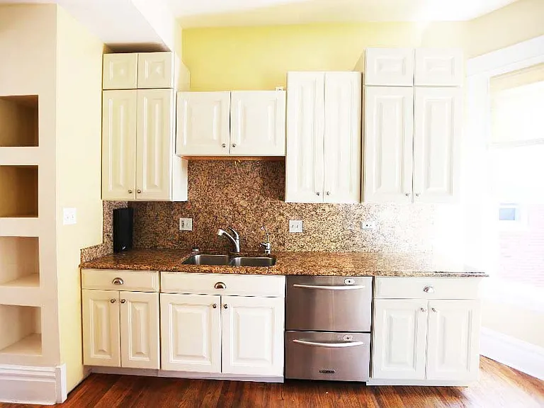 1239 W Winnemac Ave #2 — Photo 9