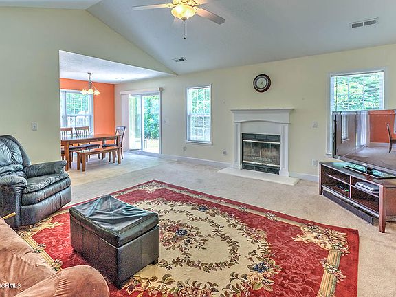 5th image of 8645 Softwood Ct NE