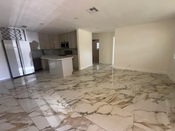 2122 NE 1st St, Boynton Beach, FL 33435