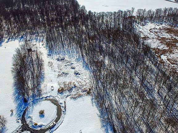3rd image of 881 Fawn Dr