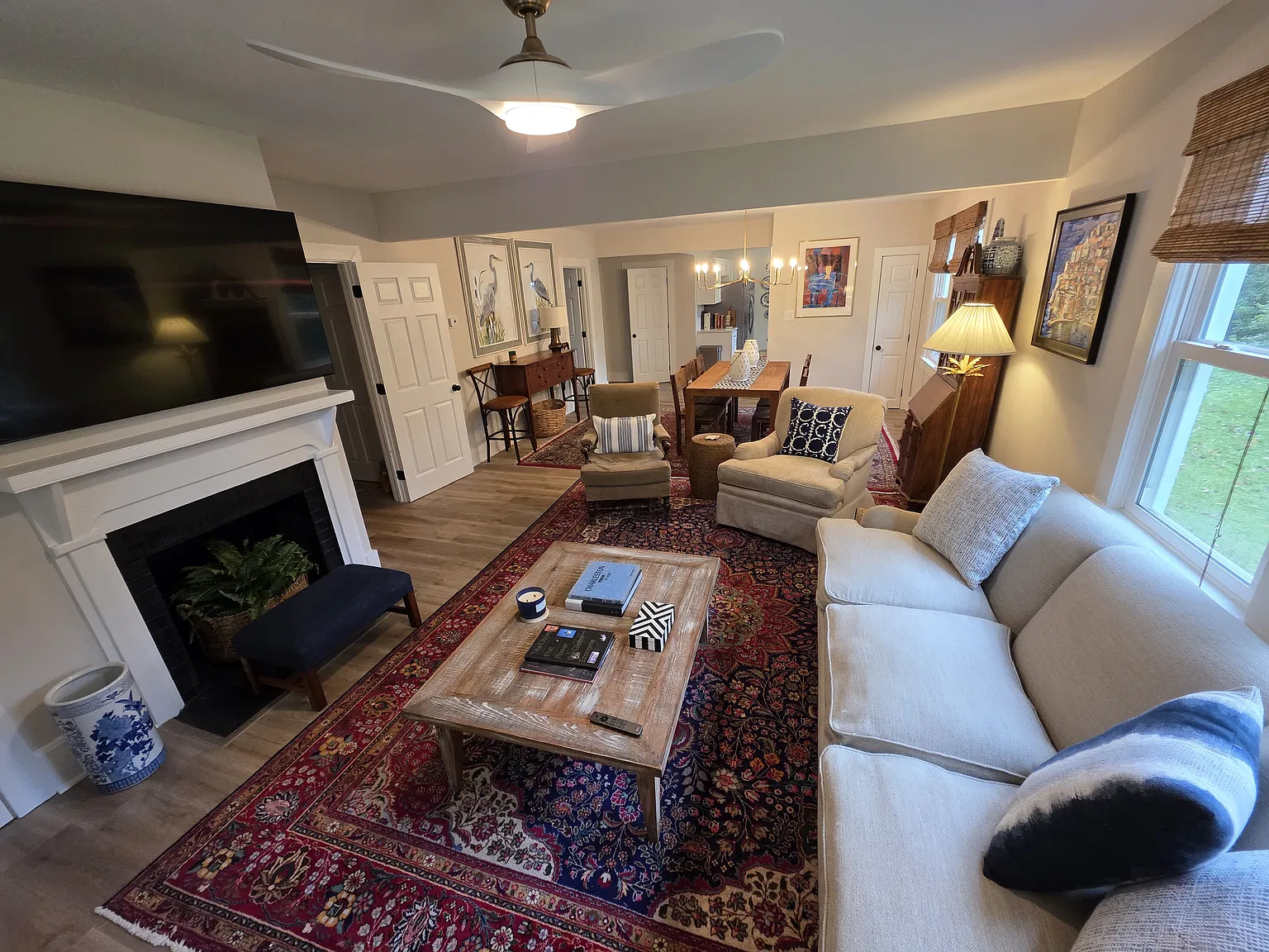 3 bed, 1240 sqft, $2,950 — Photo 2