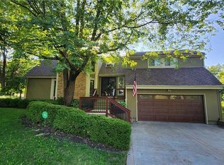 16036 Meadow Ln, Stilwell, KS 66085