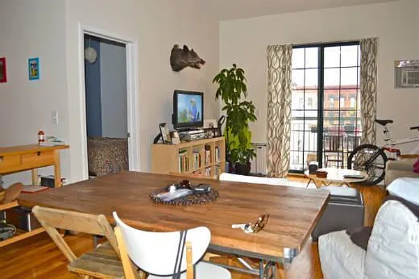 Rented by Dream Space Realty | media 28