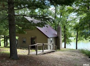 1674 Round House Ln, Victoria, IL 61485