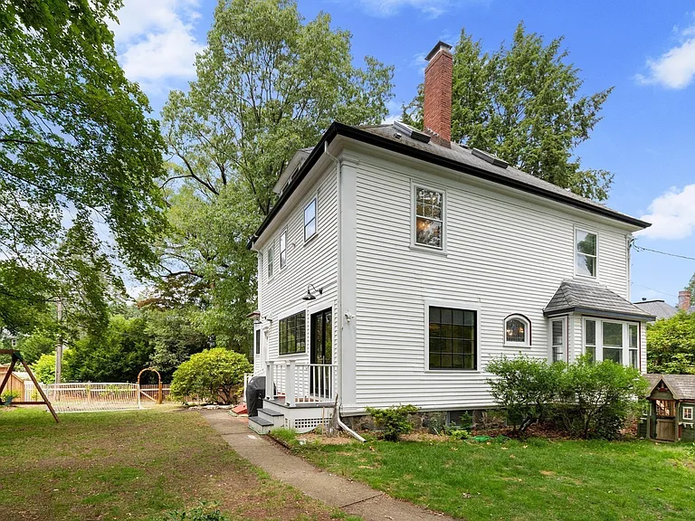 12 Windermere Ave — Photo 7