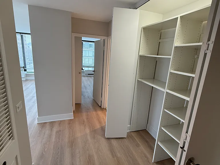 5445 N Sheridan Rd #501 — Photo 8