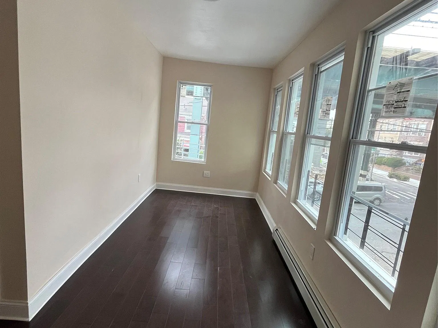 3 bed, 2.0 bath, 1175 sqft, $3,600 — Photo 3