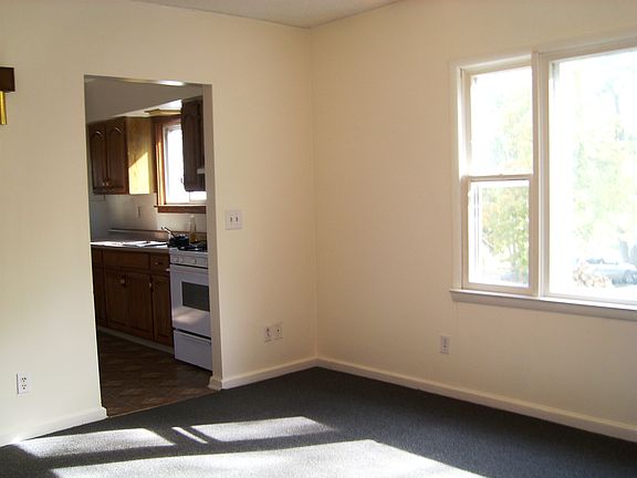3rd image of 36 E Fayette St