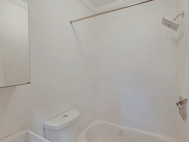 487 Classon Ave #2R — Photo 4