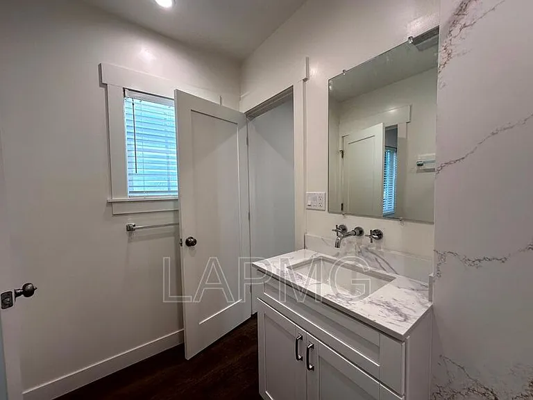 1460 Ricardo St — Photo 19