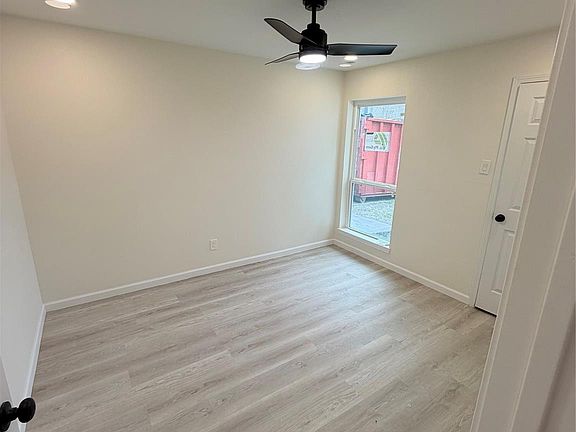 5th image of 15302 Corsair Rd