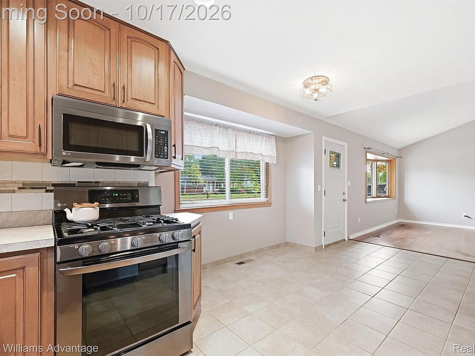 19861 Maplewood St, photo 9