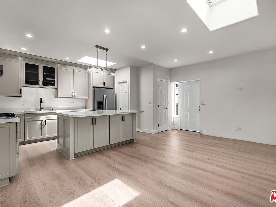 1st image of 303 Culver Blvd