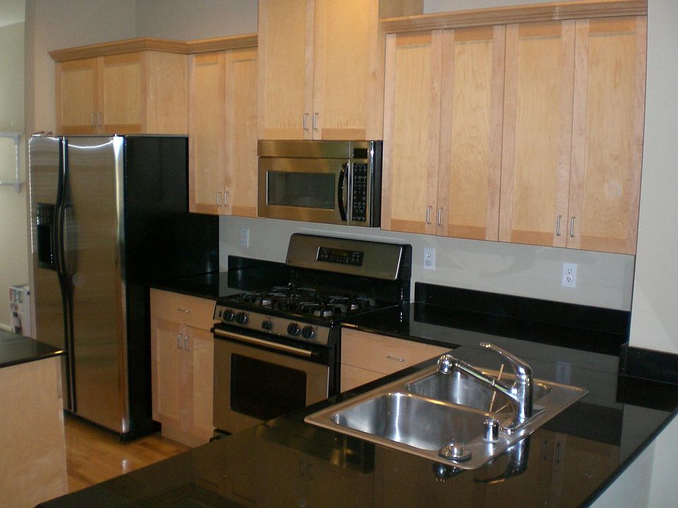 2nd image of 7774 NE 122nd Ln