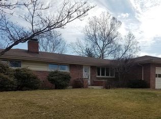 1104 S Westlawn Ave, Champaign, IL 61821