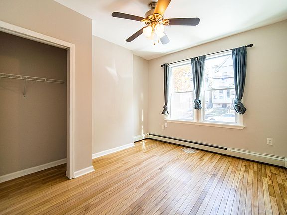 3rd image of 39 Romaine Ave Floor 1