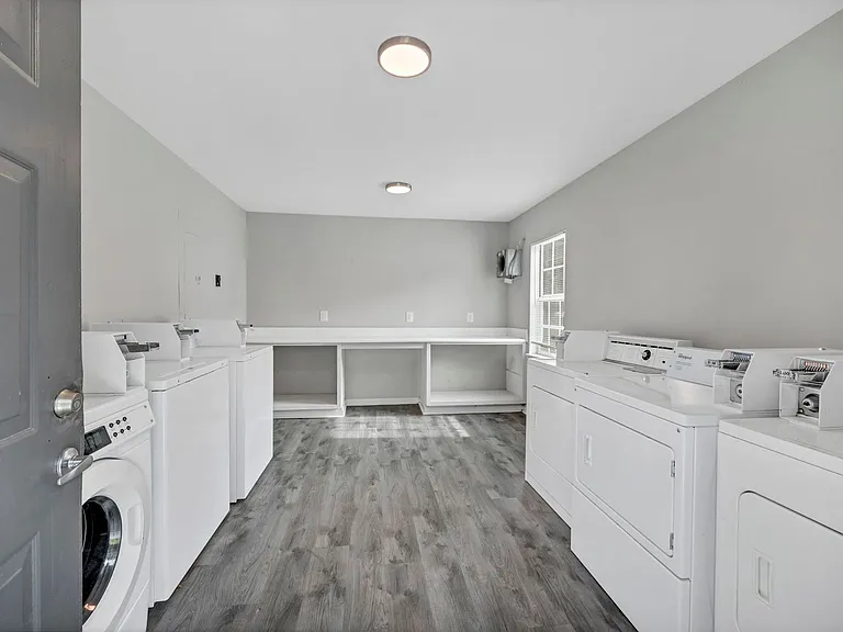 Rose Hill Garden Apartments — Photo 13