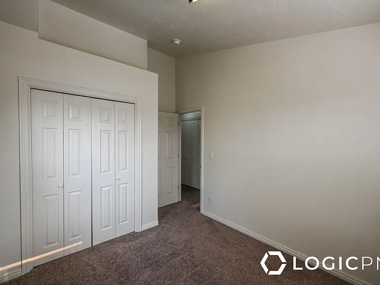 1743 S 750 E #UPSTAIRS — Photo 23