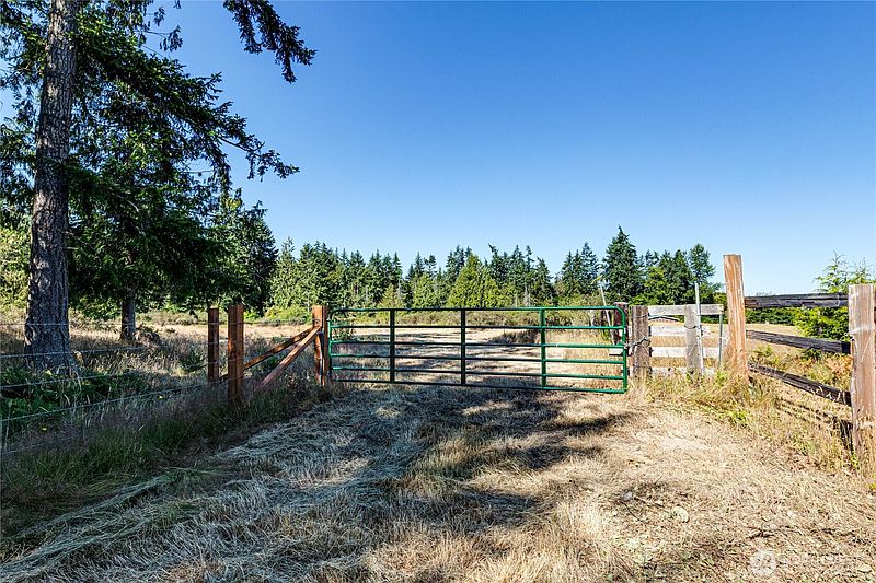 2nd image of 2222 S Bagley Creek Road