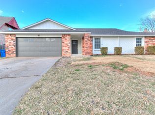 1108 W Queens Pl, Broken Arrow, OK 74012