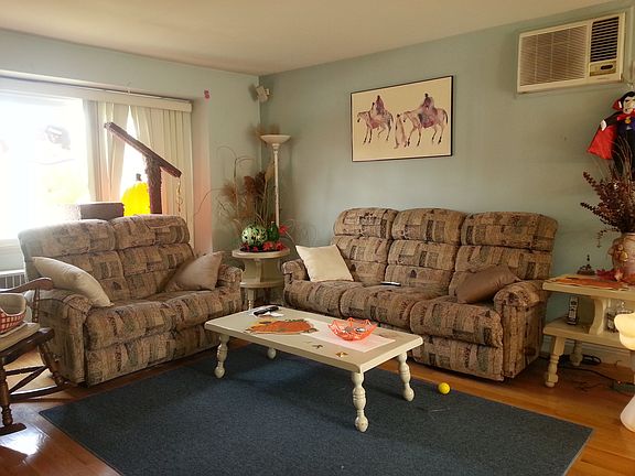 5th image of 485 S Bayview Ave