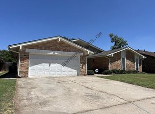 10404 Evergreen Ct, Oklahoma City, OK 73162