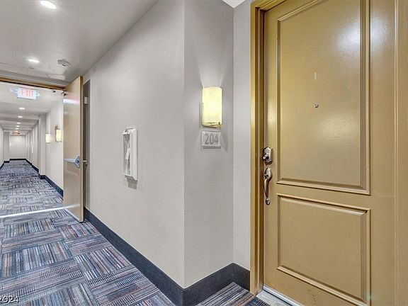 5th image of 27 E Agate Ave Unit 204