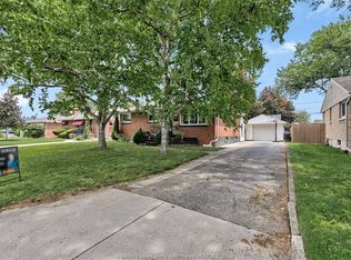 3668 McKay Ave, Windsor, ON N9E 2S2
