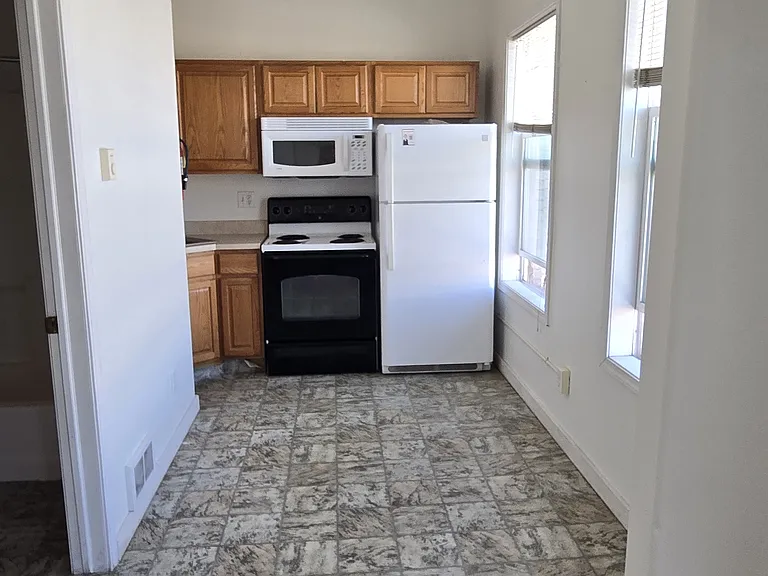 30 College Ave #1 — Photo 2