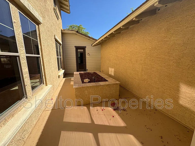 20933 W Cora Vis — Photo 32