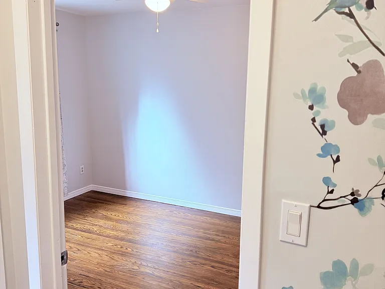 33 Belleview Dr #LOWER — Photo 4