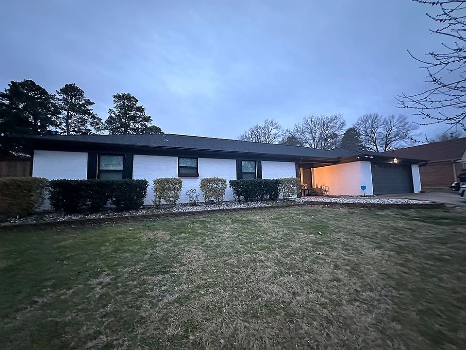 Freshly paint & new shutters