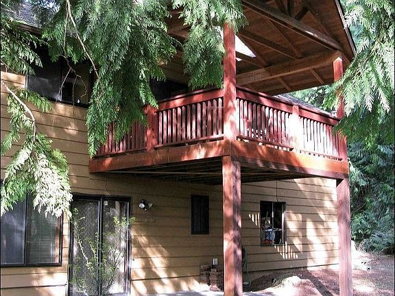 Room to roam on large lot