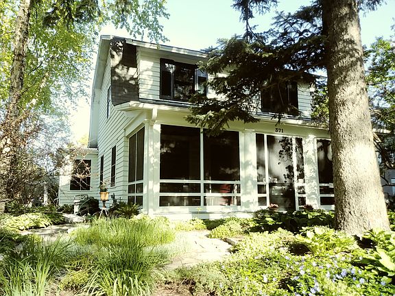 2nd image of 371 Macalester St