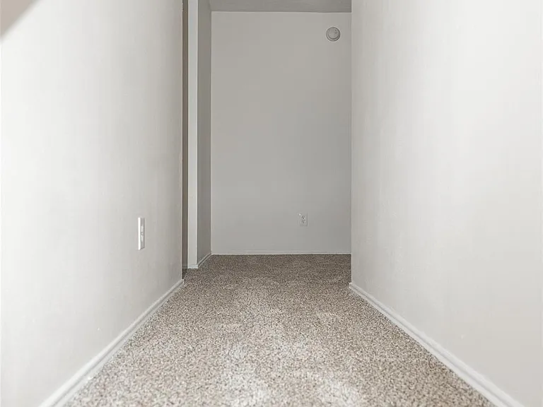1902 Vernal Glen Cir — Photo 14