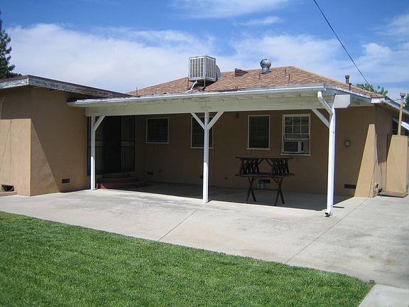 4th image of 3296 N Lugo Ave