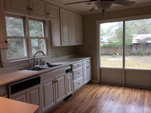 2nd image of 1240 Woodrow Ave