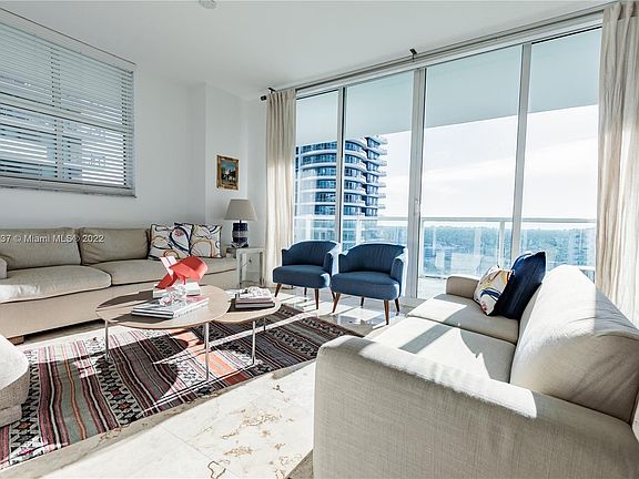 4th image of 1250 S Miami Ave #2101