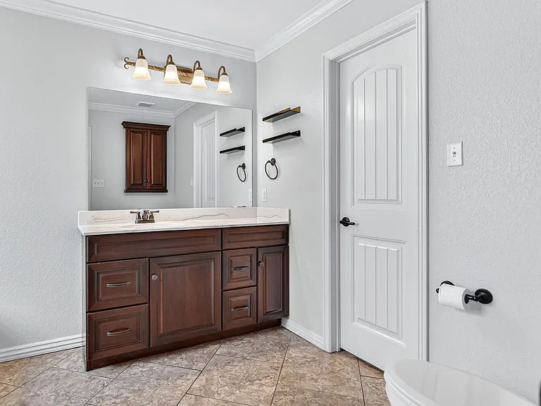 2701 Dyllan Ct — Photo 18